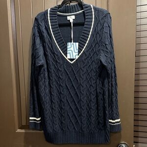 Market & Spruce Navy V-Neck Sweater with White Accents